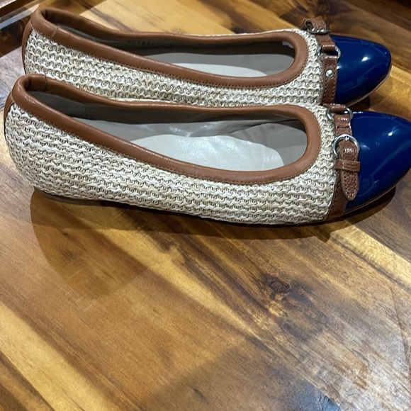 AGL Cap Toe Ballet Flats Blue and Tan Flats with leather strap and buckle - Picture 2 of 7